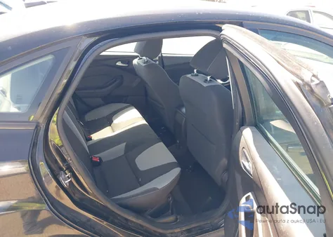 2014 Ford Focus Se z USA, uszkodzony, nr VIN 1FADP3F26EL454563